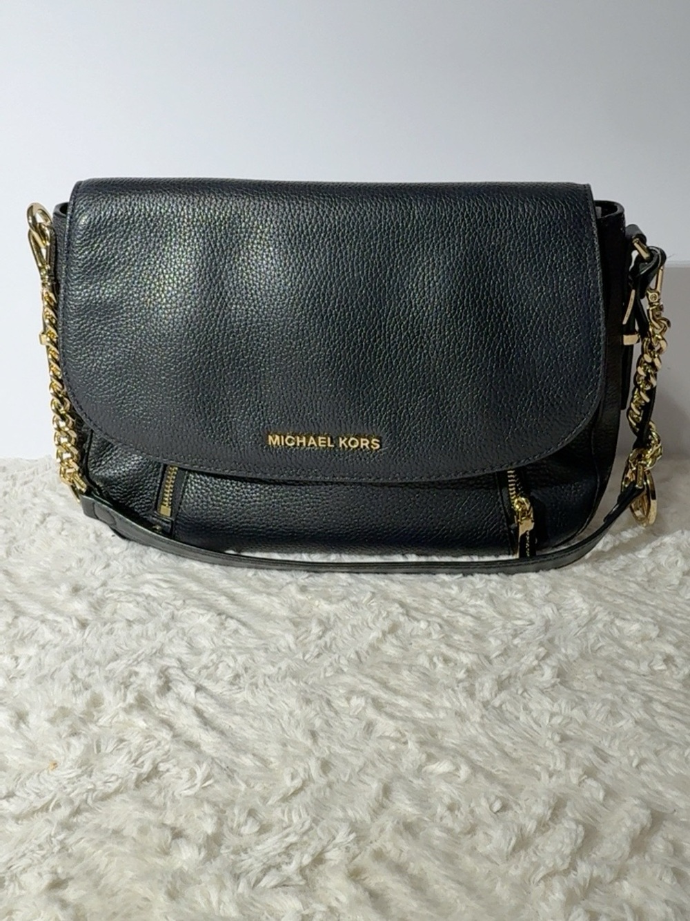 MICHAEL KORS Black Pebbled Leather Shoulder Bag with Gold Hardware